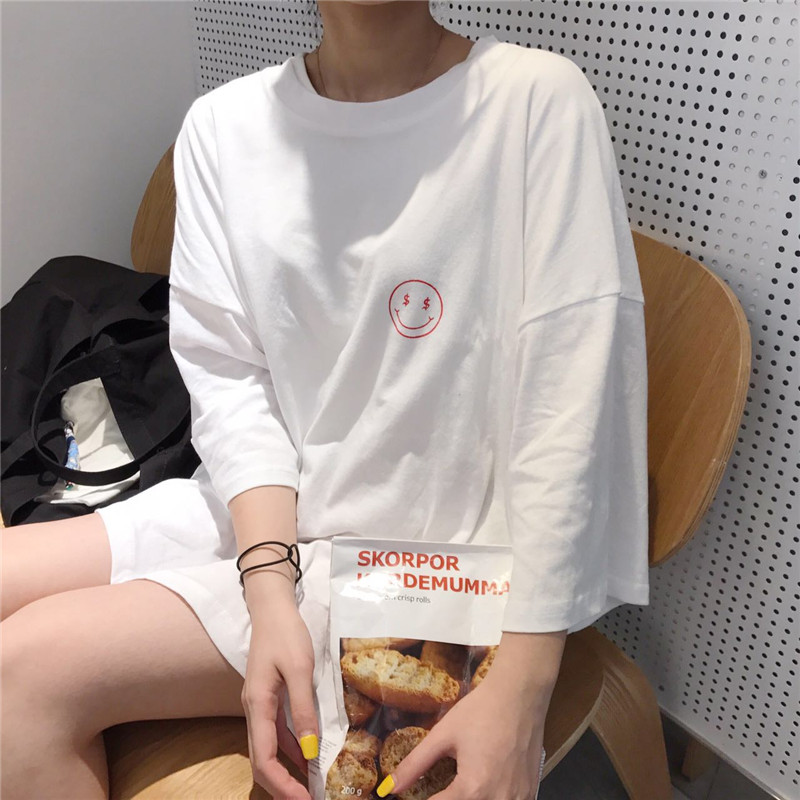 T恤衣服变形了该怎么处理,特别领子口变形要怎么办我们一起来分享(图1) T恤领子变形变松了怎么办?小妙招来恢复二次利用有高招!